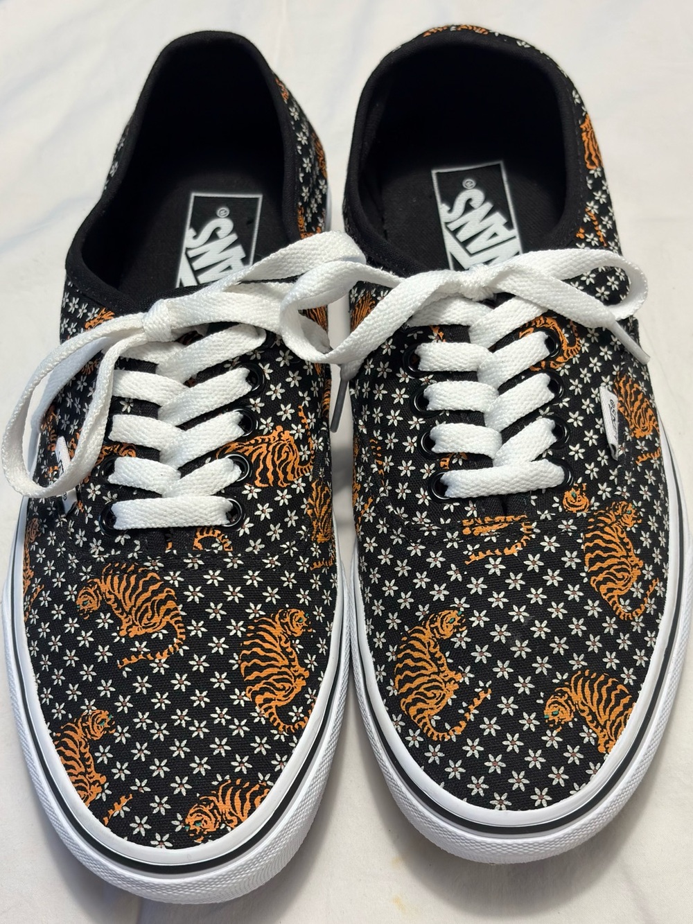 Vans Authentic Tiger Floral Graphic Canvas Low-Top Sneakers | Size 9